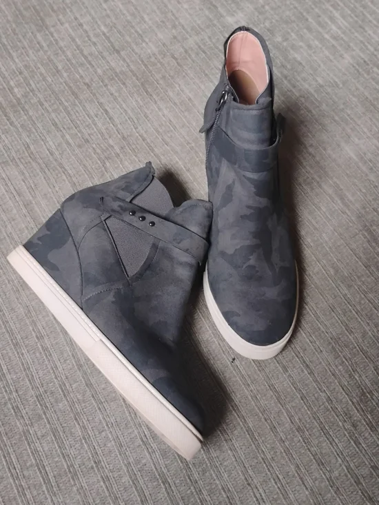 Linea Paolo Camo Wedge Sneakers Booties Gray Size 9.5M