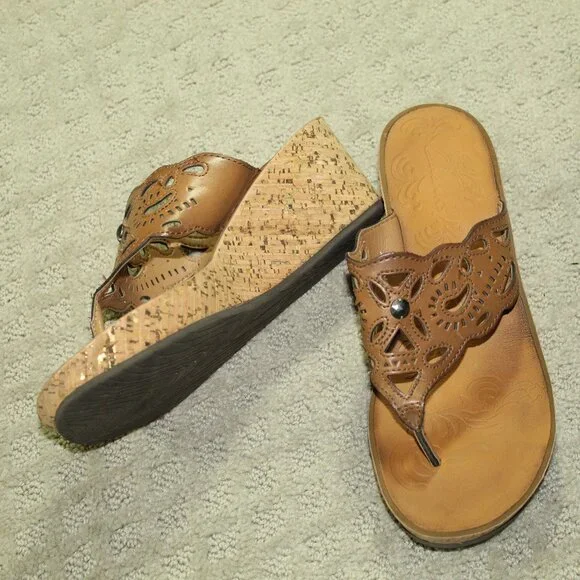 Clarks Women's 6.5 Brown Laser Cut Leather Cork Wedge Thong Sandals