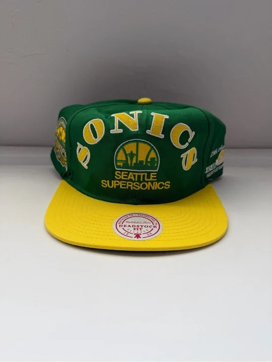 Mitchell & Ness Seattle Supersonics Green and Yellow Vintage Snapback
