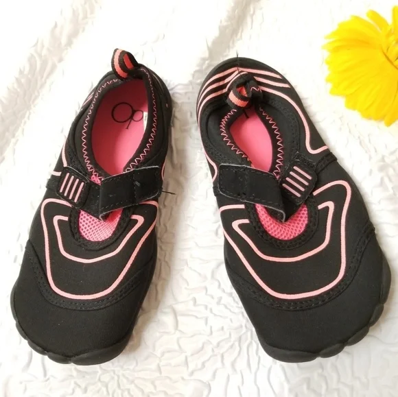 OP Girls black/pink beach water shoes