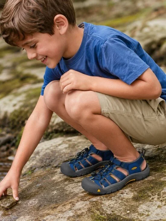 KEEN Kids Newport H2 Sandals Blue Gray Yellow Size 4 Waterproof Outdoor Water Sh