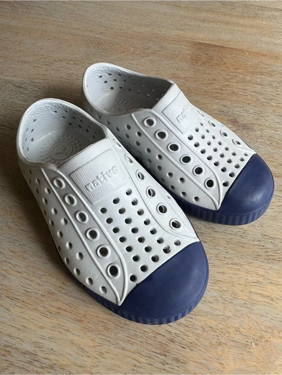 Native water shoes kids gray slip on sandals size 7