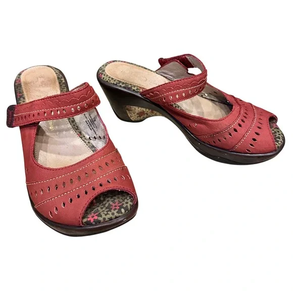 Jambu Touring Red Leather Wedge Sandals Laser Cut Floral Mule 7M Feminine Boho‎