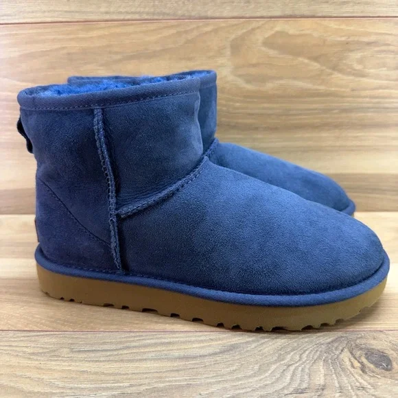 UGG Mini Short Ankle Boots 6 Navy Blue Suede Shearling Sherpa Lined Cozy Y2K
