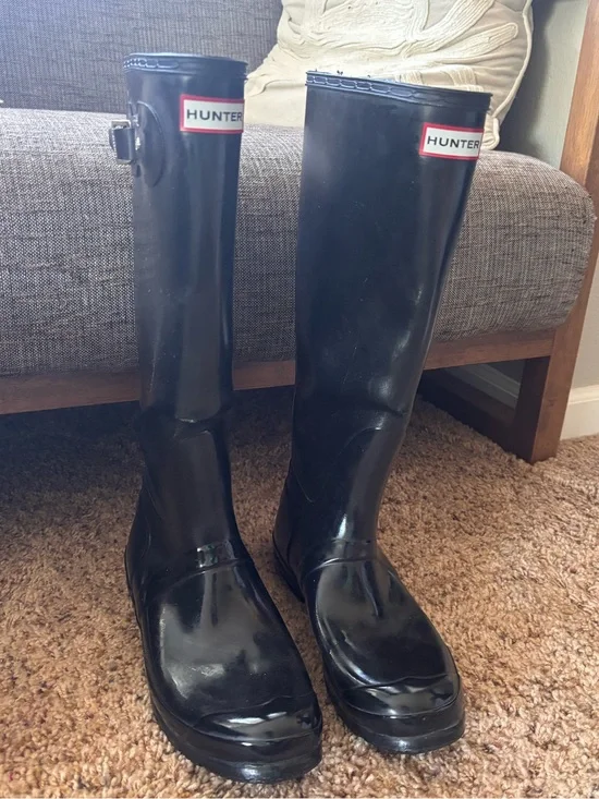 Hunter Black Tall Gloss Rain Boots