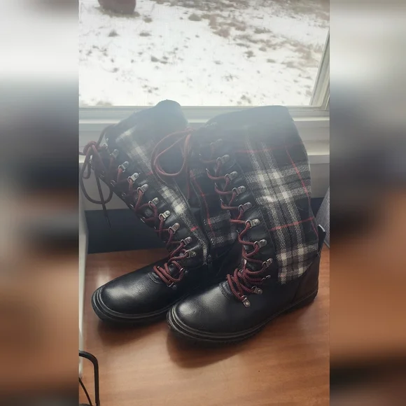 Snow boots 5/$25