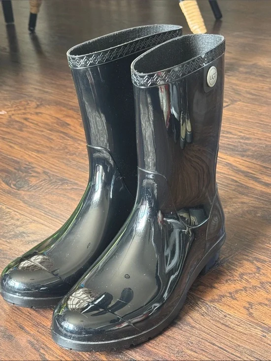 UGG Women's Black Glossy Rain Boots