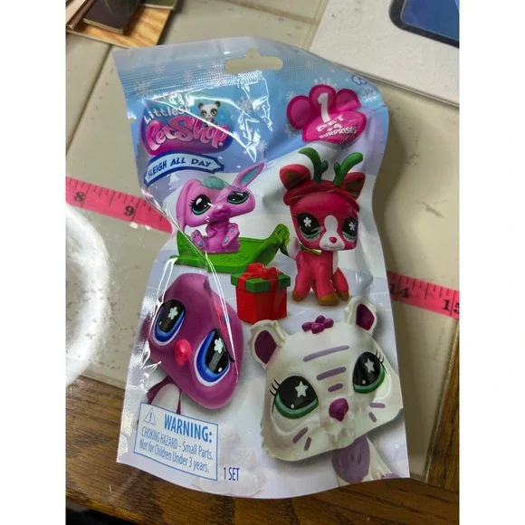Littlest Pet Shop Sleigh All Day Mystery‎ Box Christmas Holiday Edition 1 Set