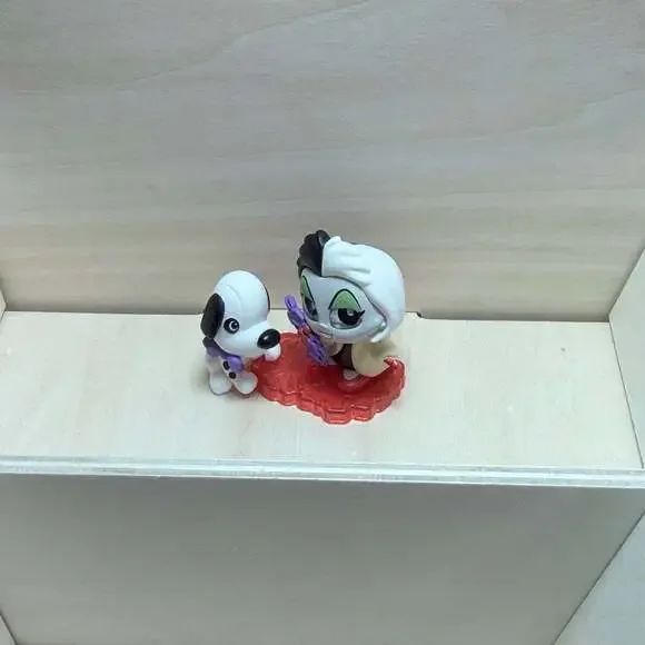 Disney Doorables Cruella de Vil and Dottie Ticket to Fun Figurine