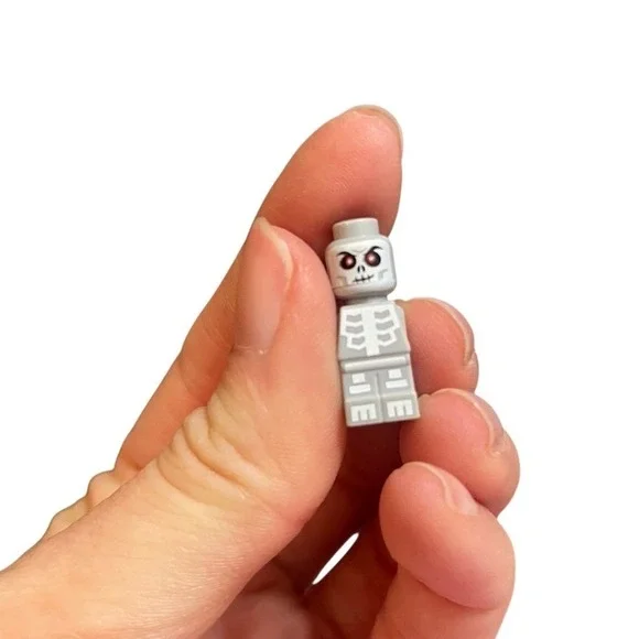 LEGO Skeleton Minifigure Light‎ Gray Red Eyes White Bone Print Castle Ninjago
