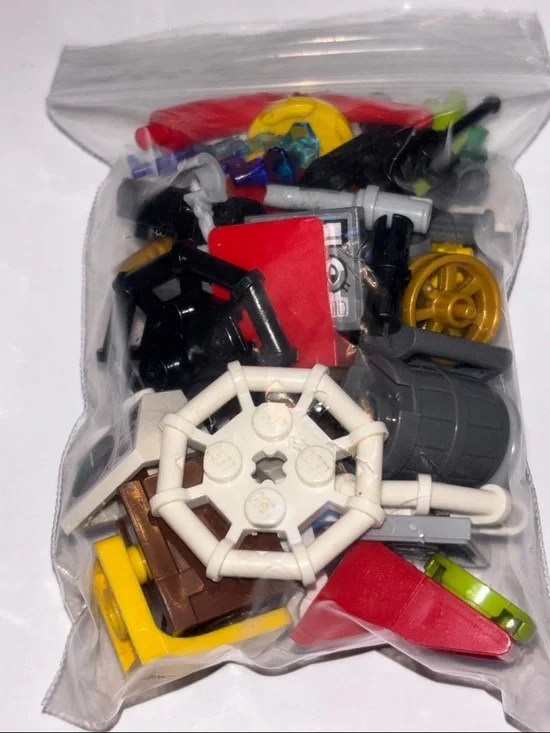 LEGO ACCESSORIES MYSTERY BAG OF LEGO SET ACCESSORIES Mixed LEGO MINIFIGS PARTS