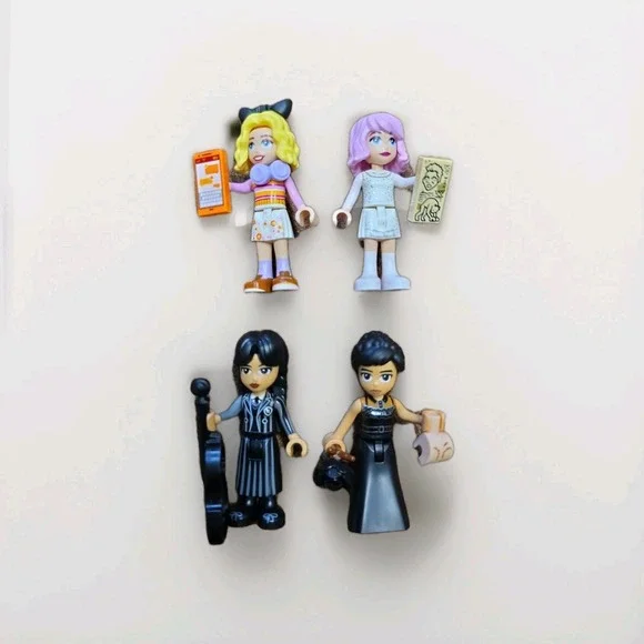 LEGO Friends Wednesday and Enid‎ Minifigures W/ Accessories (76781)