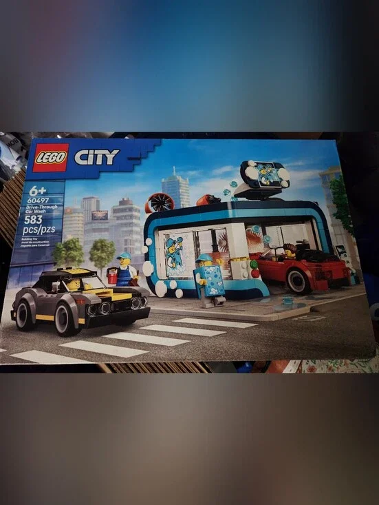 LEGO City Drive-Through Car Wash NEW
