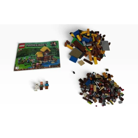 Minecraft Lego 21144 Assorted Lot of Pieces from Set and 3 Minifigures