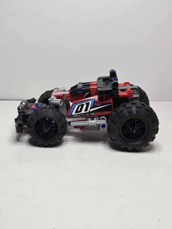 LEGO TECHNIC: BASH! (42073) Incomplete