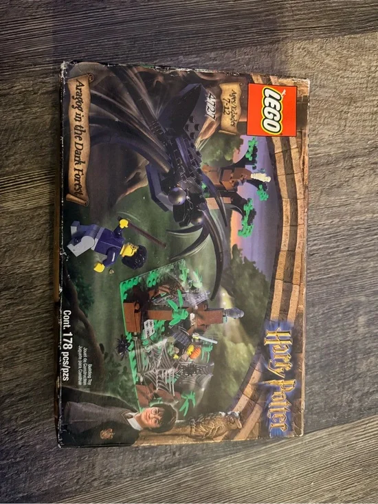 LEGO Harry Potter Set Aragog in the dark forest.