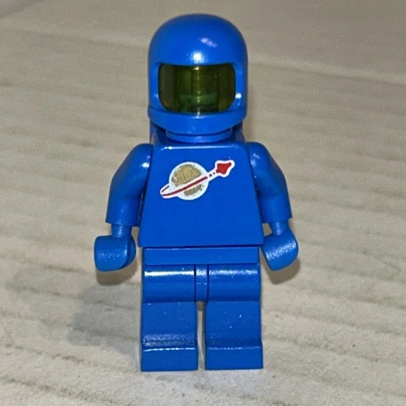 LEGO Classic Blue Spaceman  W/ Moto Helmet And Oxygen Tank‎
