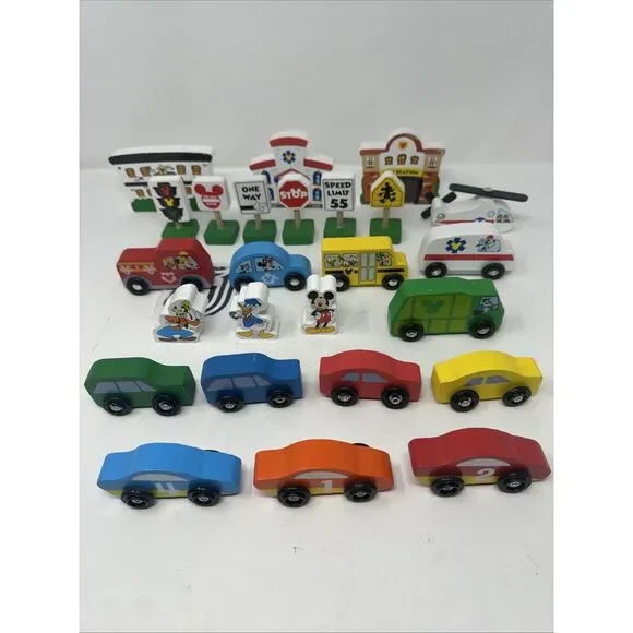Lot of 25 Melissa and Doug Disney Mickey Mouse Town with Buildings *See‎ Photos*