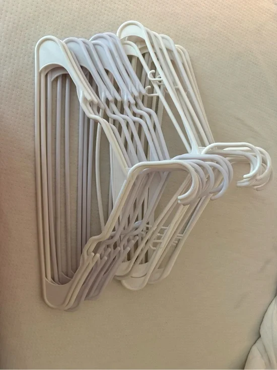 White Plastic Clothing Hangers - Multipack (31)
