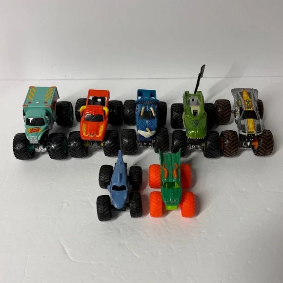 Hot Wheels Monster Jam Truck Lot Max-D Mega-Wrex El Toro Loco Ranger Rescue