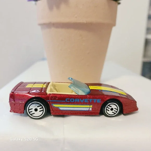 Hot Wheels 1988 Custom Corvette Burgundy‎ Convertible Diecast Toy Car