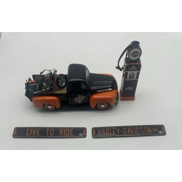 HARLEY-DAVIDSON MAISTO 1948 FORD F1 PICKUP W/ MOTORCYCLE GAS PUMP & SIGN LOT