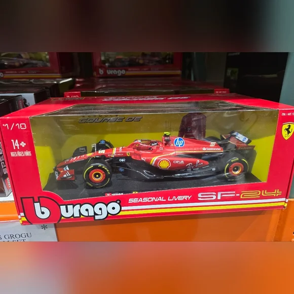 Burago 1:43 Formula F1 Racing Paddock Set - Ferrari Brand New in Original Box