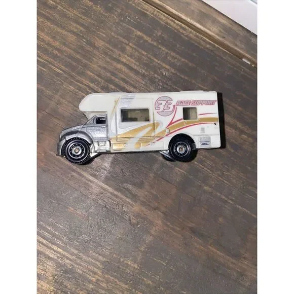 2008 Mattel Matchbox MBX Motor Home / Race Support 33