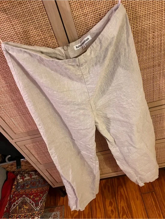 Reformation Vida Low Rise Linen Pants in size 4