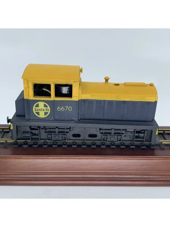 Plymouth HO Scale 0-4-0 Diesel Switcher Santa Fe ATSF 6670 Yugoslavia Vintage