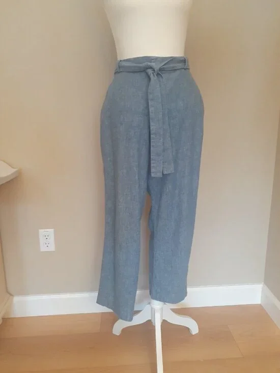 Banana Republic Linen Blend Cropped Trouser