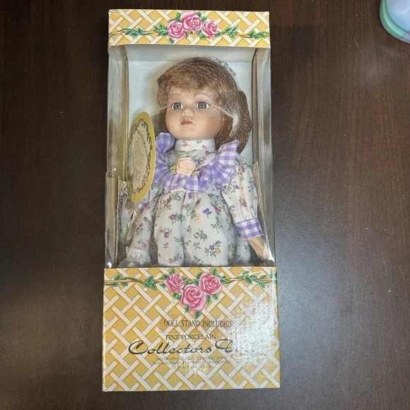 Vintage Crowne Stephanie Fine Porcelain Doll 1998 NIB White/Purple Floral‎ Dress
