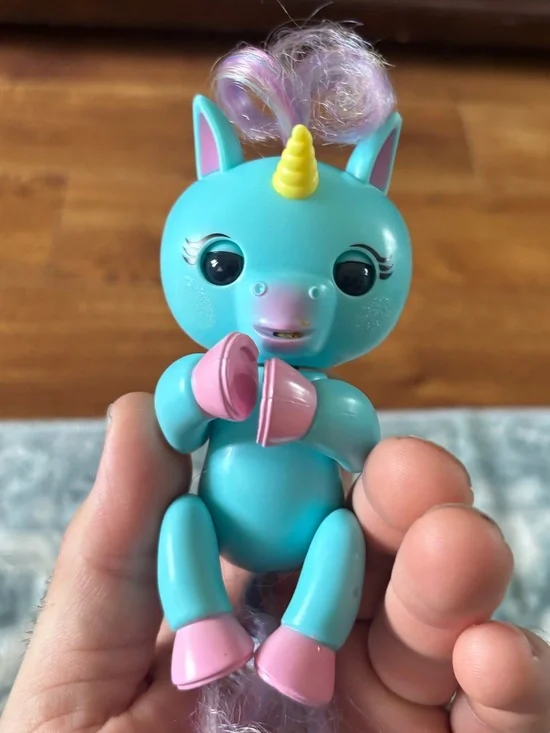 Fingerling Unicorn electronic pet