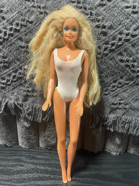 Vintage 1976 Mattel Barbie Doll Long Blonde Hair Blue Eyes 1956 Made In China