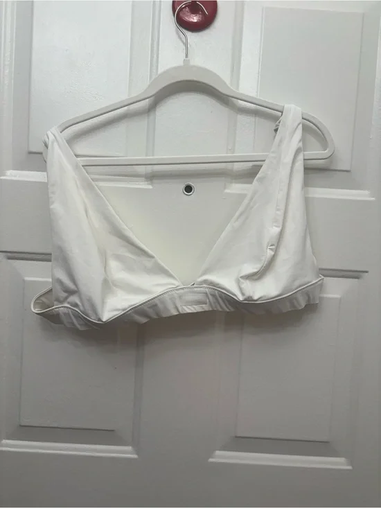 Skims FITS EVERYBODY swim top