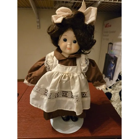 Vintage Porcelain Doll Brown Dress White Lace Pinafore Apron Brunette with Stand