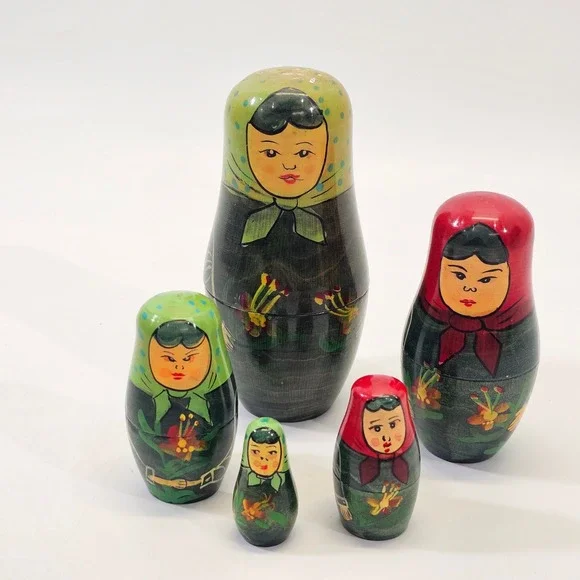 Russian Matryoshka Nesting‎ Dolls Floral Scarf Dark Wood Traditional Set 5 VTG
