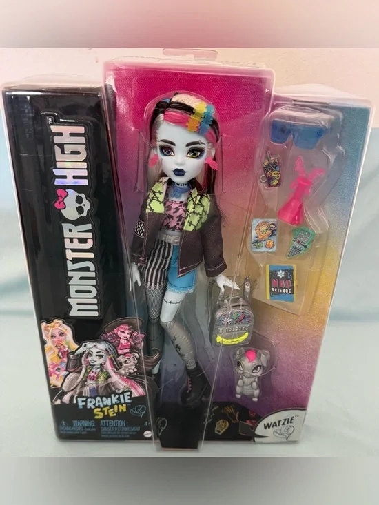 Monster High Frankie Stein Fashion Doll with Pet Watzie and Accessories