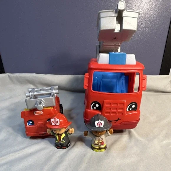 Fisher-Price Little People Fire Truck & Ladder Truck w/ 2 Figures M0127 2012