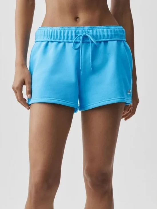 Alo Yoga Accolade Short in Azure Blue