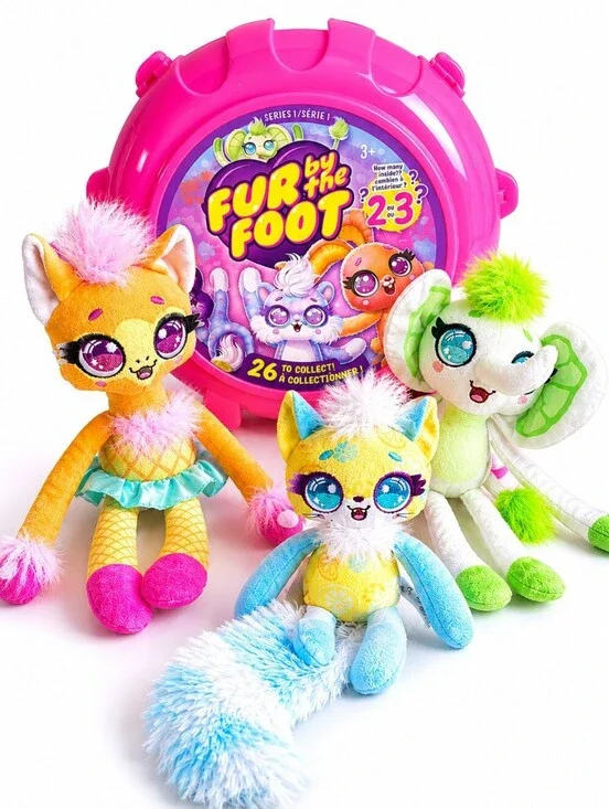 Just Play Fur By The Foot Carry Case & 3 Plush Characters Collectible Novelty
