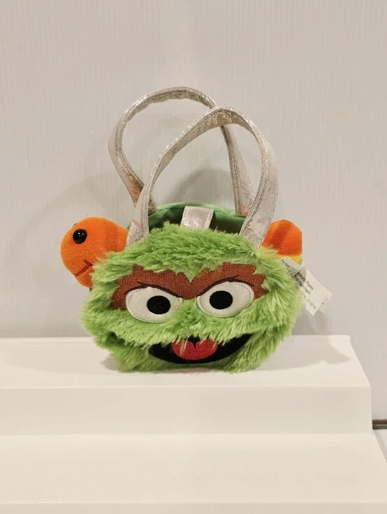 Sesame Place Oscar The Grouch Plush Purse with Worm Sea World Busch Gardens