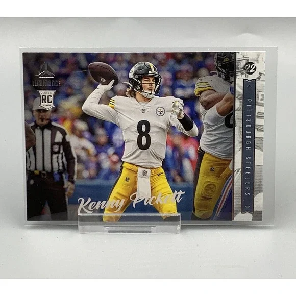 2022 Panini Chronicles Luminance KENNY PICKETT #216‎ RC Rookie - Steelers