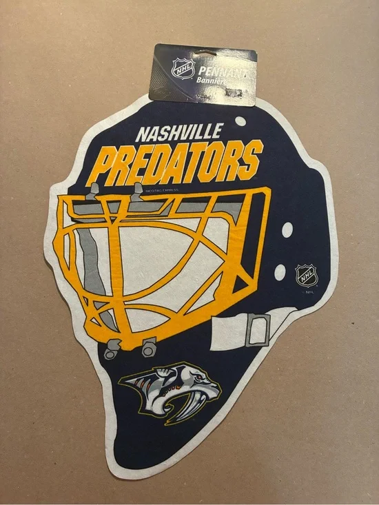 Nashville Predators Helmet Wall Banner - Navy & Gold Team Design 18” X 13”