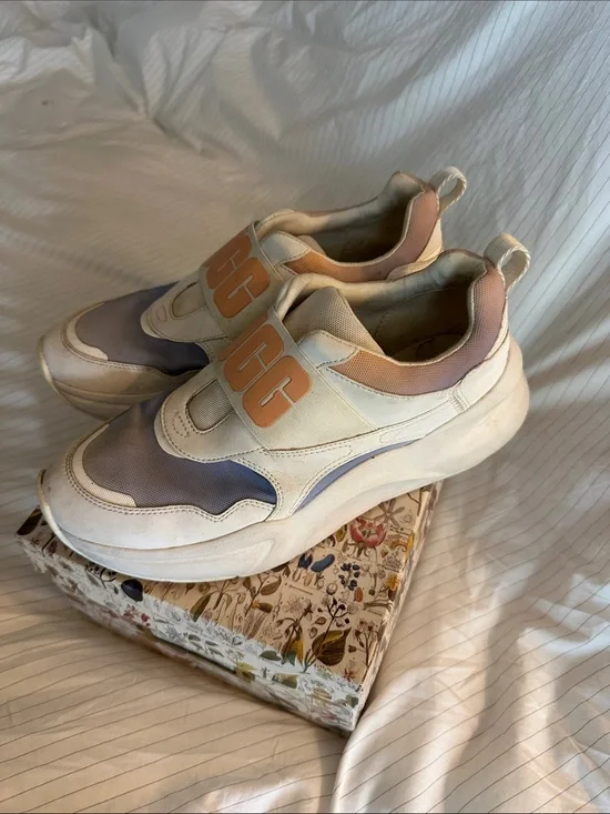 UGG - Women’s LA Flex Sneakers in Scallop Gradient - 8
