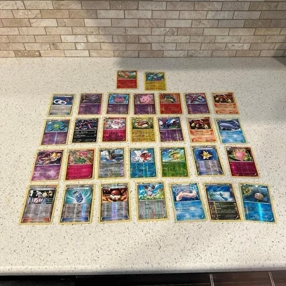Pokémon Reverse Holo Card Bundle‎