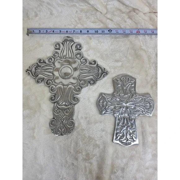 Lot of 2 Ornate Metal Cross Wall Decor Art‎