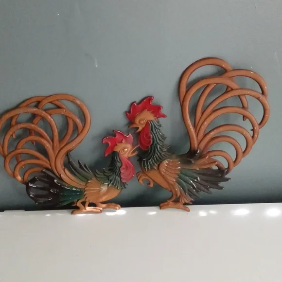 Vintage Metal Rooster Pair Wall Decor Farmhouse Country Garden Art‎