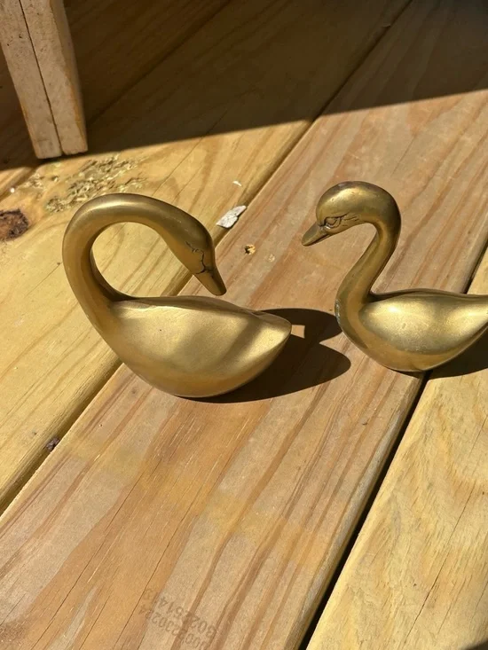 Gold Swan Wall Accent Pair - Brass-Style Decorative Sculptures