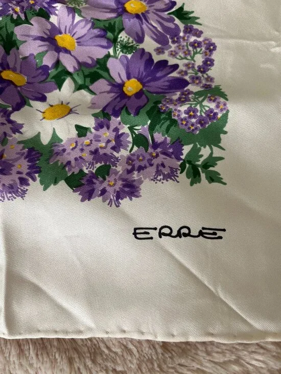 ERRE 100%SILK  FLORAL PATTERN SCARF